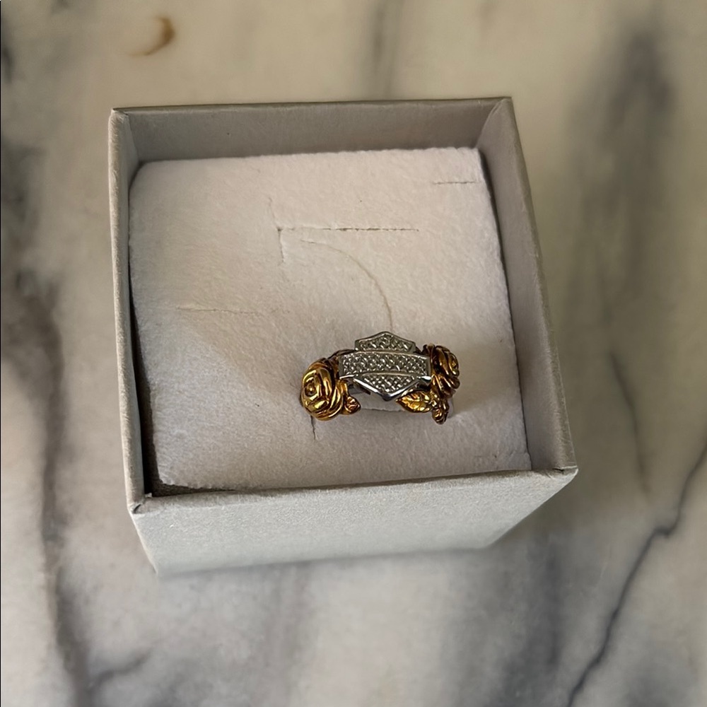 Chic Two-Tone Women's Ring
